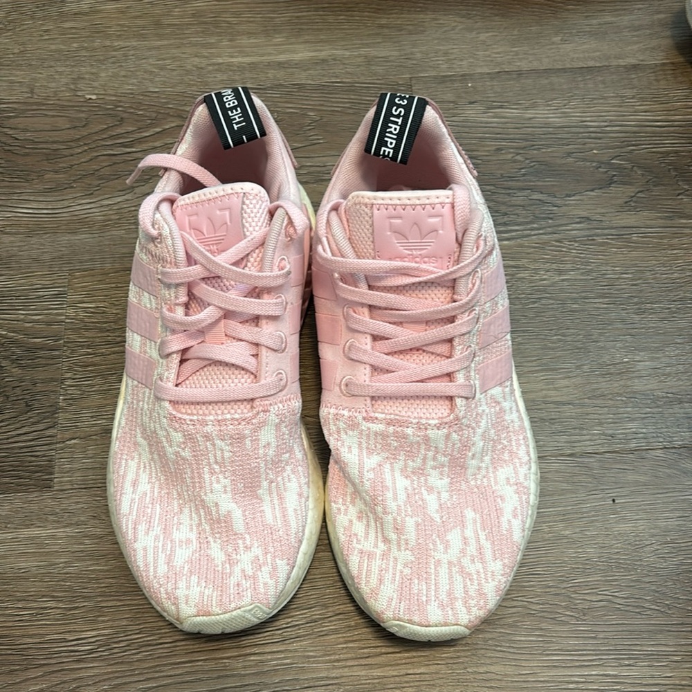 women’s adidas nmd r2 wonder pink